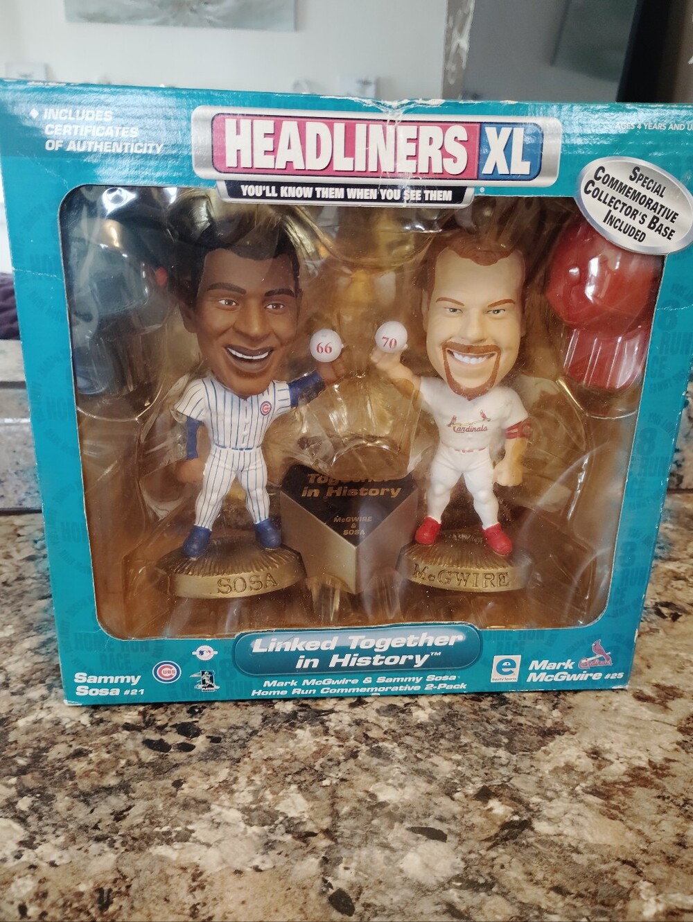 Sealed, brand-new condition. '90s figuresVintage 1999 Headliners Xl